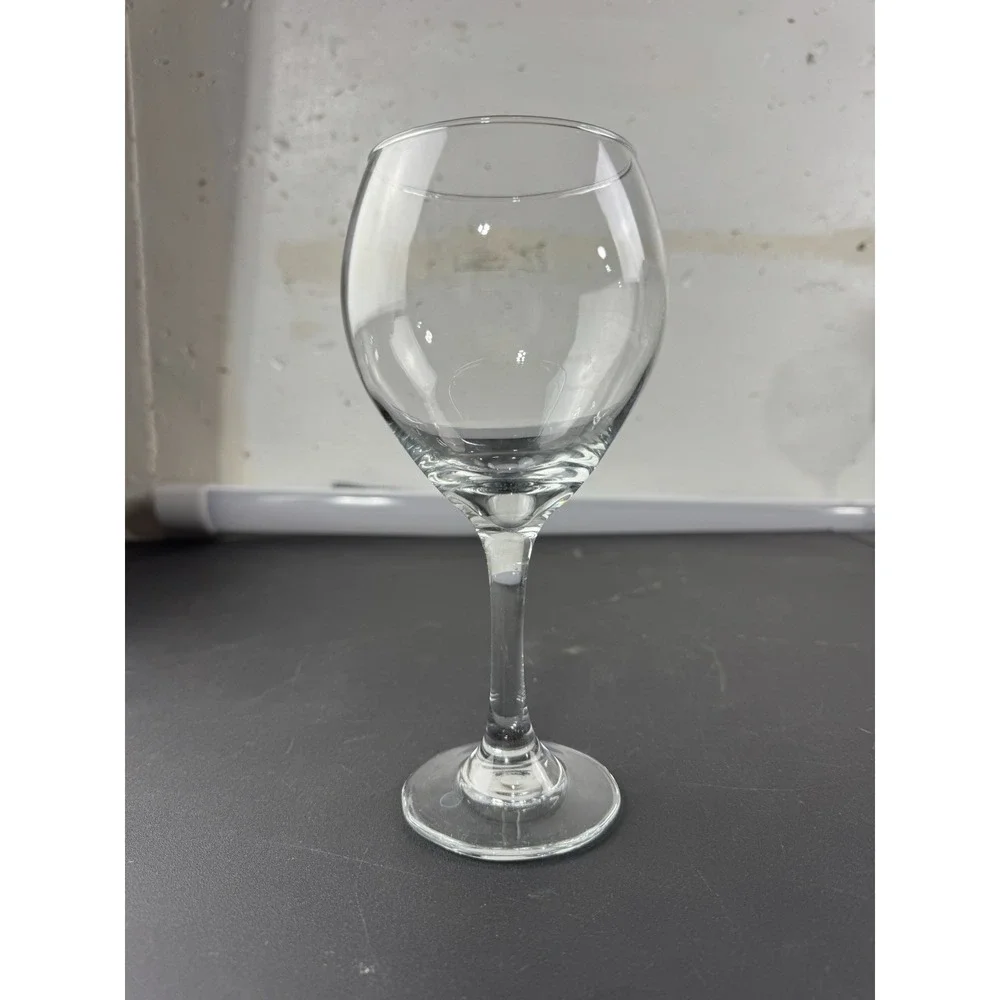 2 Crystal Wine Glasses nice‎ weight